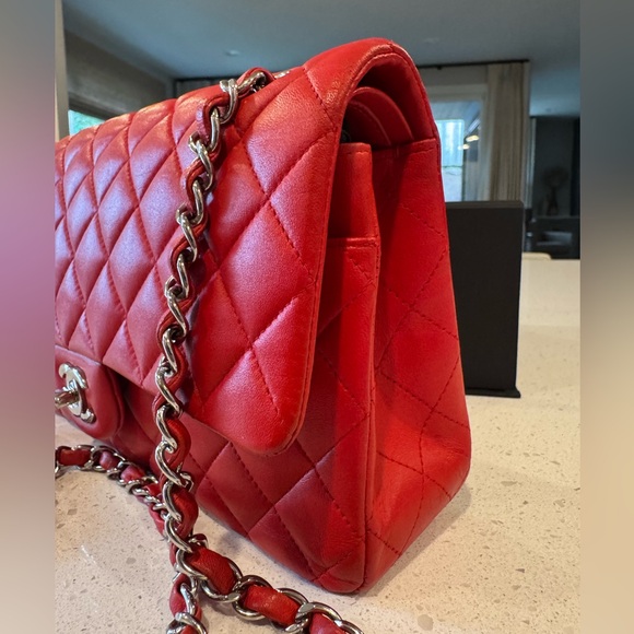 CHANEL Classic Medium Double Flap bag lambskin - Picture 5 of 12